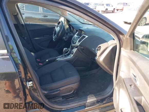 2014 Chevrolet Cruze 1LT с VIN 1G1PC5SB5E7366240, выставлен на аукционе IAAI как лот 43225422 с пробегом 102 309 миль миль и . История ставок и продаж доступна на DreamBid. Изображение 5.