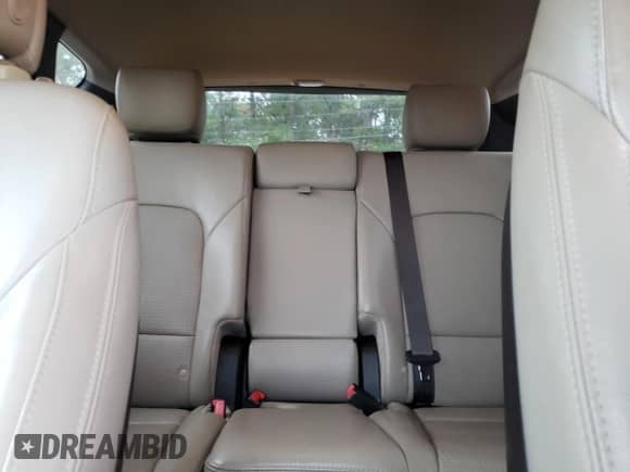 2014 Hyundai Santa Fe с VIN 5XYZU3LA3EG212720, выставлен на аукционе Copart как лот 82893124 с пробегом 134 404 миль миль и Списание • Salvage title. История ставок и продаж доступна на DreamBid. Изображение 10.
