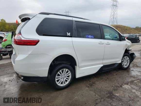 2015 Toyota Sienna XLE with VIN 5TDYK3DC6FS576944, listed as a Copart auction lot 86149425 with 57,182 mi miles and Salvage title. Bid and sale history available at DreamBid. Image 3.