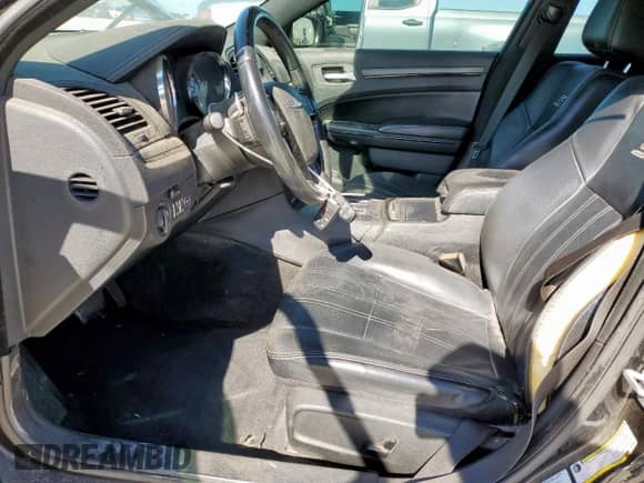 2014 Chrysler 300 S with VIN 2C3CCABT7EH119561, listed as a Copart auction lot 53995655 with 131,077 mi miles and Salvage title. Bid and sale history available at DreamBid. Image 7.