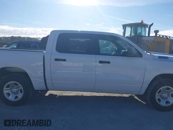 2023 Ram 1500 Tradesman z VIN 1C6SRFGT4PN652688, wystawiony jako IAAI lot #41714908 z przebiegiem 18 798 mil mil oraz . Historia ofert i sprzedaży dostępna na DreamBid. Obrazek 13.