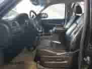 2011 Chevrolet Suburban LT с VIN 1GNSKJE32BR215607, выставлен на аукционе Copart как лот 60347905 с пробегом 284 762 миль миль и На запчасти • Non repairable. История ставок и продаж доступна на DreamBid. Изображение 7.
