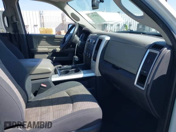 2011 Ram 1500 Big Horn z VIN 1D7RB1GT4BS554825, wystawiony jako IAAI lot #41979177 z przebiegiem 196 526 mil mil oraz . Historia ofert i sprzedaży dostępna na DreamBid. Obrazek 5.