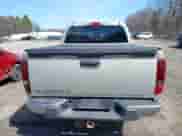 2004 Chevrolet Colorado 1SF LS Z71 z VIN 1GCDT136048110455, wystawiony jako IAAI lot #41938770 z przebiegiem 137 253 mil mil oraz . Historia ofert i sprzedaży dostępna na DreamBid. Obrazek 16.