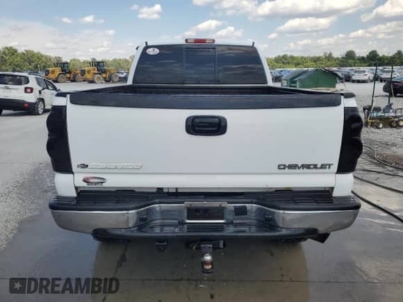 2005 Chevrolet Silverado 2500HD LS с VIN 1GCHK29U05E248256, выставлен на аукционе Copart как лот 70649665 с пробегом 253 440 миль миль и Списание • Salvage title. История ставок и продаж доступна на DreamBid. Изображение 6.