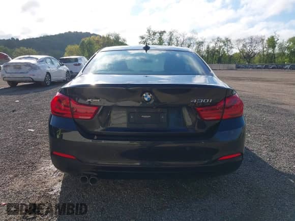 2019 BMW 4 Series 430i xDrive z VIN WBA4W5C52KAE49861, wystawiony jako IAAI lot #42183322 z przebiegiem 99 459 mil mil oraz . Historia ofert i sprzedaży dostępna na DreamBid. Obrazek 16.