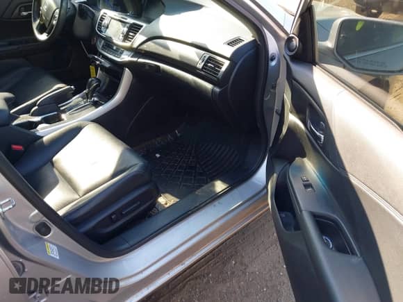 2013 Honda Accord EX-L z VIN 1HGCR2F89DA205457, wystawiony jako IAAI lot #43080326 z przebiegiem 185 737 mil mil oraz . Historia ofert i sprzedaży dostępna na DreamBid. Obrazek 5.