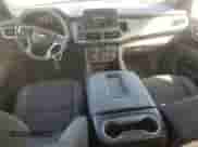 2023 Chevrolet Tahoe LS z VIN 1GNSKMKD9PR107491, wystawiony jako Copart lot #51268465 z przebiegiem 52 053 mil mil oraz Szkoda całkowita • Salvage title. Historia ofert i sprzedaży dostępna na DreamBid. Obrazek 8.