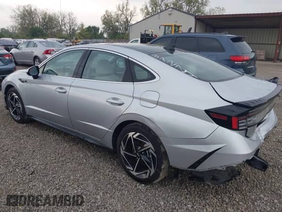 2024 Hyundai Sonata SEL с VIN KMHL14JA4RA372744, выставлен на аукционе IAAI как лот 43304463 с пробегом 14 334 миль миль и . История ставок и продаж доступна на DreamBid. Изображение 3.