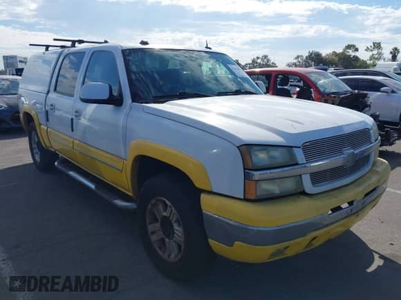 2005 Chevrolet Silverado 1500 LS z VIN 2GCEC13T451338957, wystawiony jako IAAI lot #43428954 z przebiegiem 217 596 mil mil oraz . Historia ofert i sprzedaży dostępna na DreamBid. Obrazek 1.
