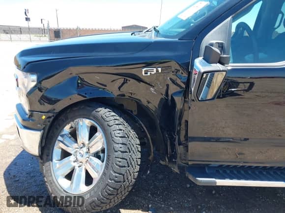 2018 Ford F-150 XL z VIN 1FTEW1EP8JFA92893, wystawiony jako IAAI lot #42305582 z przebiegiem 134 427 mil mil oraz . Historia ofert i sprzedaży dostępna na DreamBid. Obrazek 6.