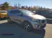 2016 Kia Sorento EX z VIN 5XYPHDA56GG124710, wystawiony jako Copart lot #82734535 z przebiegiem 91 230 mil mil oraz Czysty tytuł • Clean title. Historia ofert i sprzedaży dostępna na DreamBid. Obrazek 4.