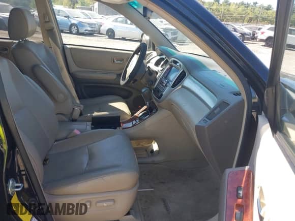 2004 Toyota Highlander с VIN JTEEP21A740037987, выставлен на аукционе IAAI как лот 43267431 с пробегом 173 242 миль миль и . История ставок и продаж доступна на DreamBid. Изображение 5.