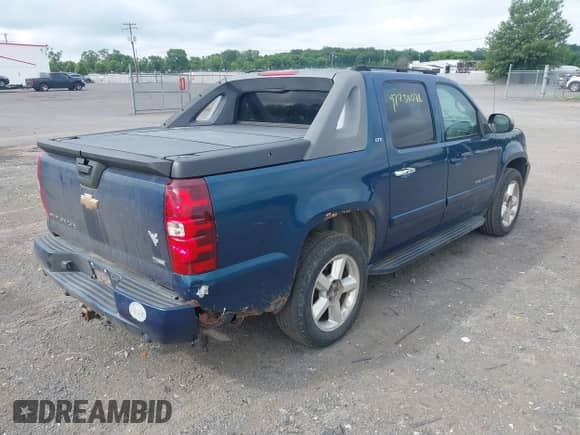 2007 Chevrolet Avalanche 3LT z VIN 3GNFK12307G183463, wystawiony jako IAAI lot #42738078 z przebiegiem 334 542 mil mil oraz . Historia ofert i sprzedaży dostępna na DreamBid. Obrazek 4.