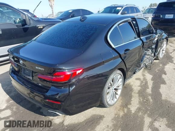 2021 BMW 5 Series 530i with VIN WBA53BH02MWX17304, listed as a IAAI auction lot 43012524 with 37,491 mi miles and . Bid and sale history available at DreamBid. Image 4.