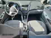 2012 Hyundai Accent GLS z VIN KMHCT4AE0CU062657, wystawiony jako Copart lot #70486255 z przebiegiem 100 059 mil mil oraz Szkoda całkowita • Salvage title. Historia ofert i sprzedaży dostępna na DreamBid. Obrazek 8.