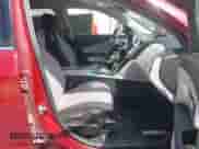 2011 Chevrolet Equinox 1LT z VIN 2CNALDEC9B6335477, wystawiony jako IAAI lot #43187559 z przebiegiem 193 931 mil mil oraz . Historia ofert i sprzedaży dostępna na DreamBid. Obrazek 5.