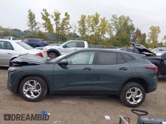 2025 Chevrolet Trax LS с VIN KL77LFEP2SC309806, выставлен на аукционе IAAI как лот 43300225 с пробегом 7 222 миль миль и . История ставок и продаж доступна на DreamBid. Изображение 14.