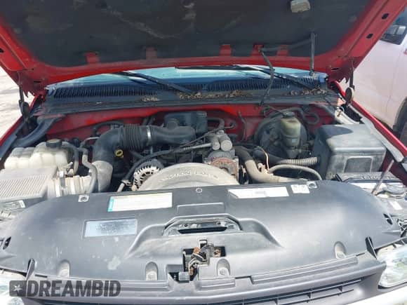 2000 Chevrolet Silverado 1500 LS with VIN 1GCEC14W0YZ154863, listed as a IAAI auction lot 42434909 with 205,767 mi miles and . Bid and sale history available at DreamBid. Image 10.