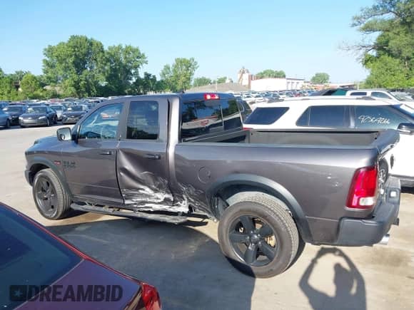 2019 Ram 1500 Warlock z VIN 1C6RR7GT1KS725613, wystawiony jako IAAI lot #42558390 z przebiegiem 38 589 mil mil oraz . Historia ofert i sprzedaży dostępna na DreamBid. Obrazek 14.