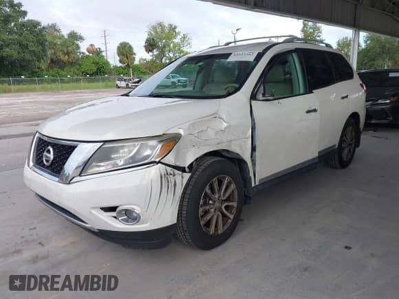 2014 Nissan Pathfinder SL with VIN 5N1AR2MM6EC682693, listed as a IAAI auction lot 43323362 with 145,989 mi miles and . Bid and sale history available at DreamBid. Image 17.