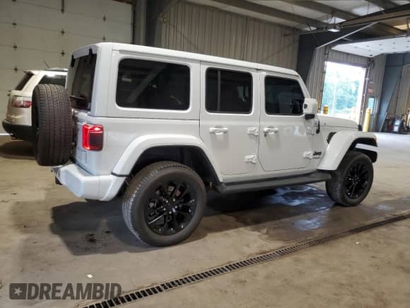 2021 Jeep Wrangler Unlimited Sahara Altitude with VIN 1C4HJXEG4MW633909, listed as a Copart auction lot 66879555 with 32,609 mi miles and Salvage title. Bid and sale history available at DreamBid. Image 3.