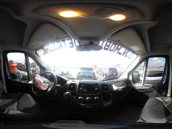 2021 Ram ProMaster Cargo z VIN 3C6LRVDG6ME579216, wystawiony jako IAAI lot #43267596 z przebiegiem 31 117 mil mil oraz . Historia ofert i sprzedaży dostępna na DreamBid. Obrazek 18.