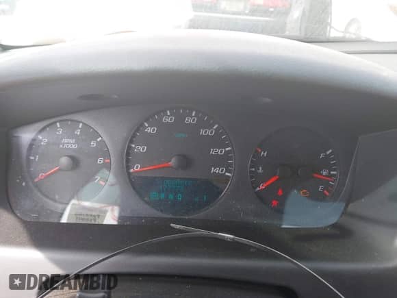 2008 Chevrolet Impala Police Police z VIN 2G1WS553881328425, wystawiony jako IAAI lot #42304562 z przebiegiem 177 773 mil mil oraz . Historia ofert i sprzedaży dostępna na DreamBid. Obrazek 7.