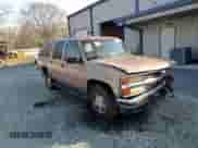 1994 Chevrolet Suburban z VIN 1GNFK16K3RJ445348, wystawiony jako Copart lot #48778895 z przebiegiem 264 441 mil mil oraz Szkoda całkowita • Salvage title. Historia ofert i sprzedaży dostępna na DreamBid. Obrazek 12.