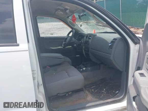 2007 Dodge Dakota SLT with VIN 1D7HE48K37S164610, listed as a IAAI auction lot 42123643 with 156,546 mi miles and . Bid and sale history available at DreamBid. Image 5.