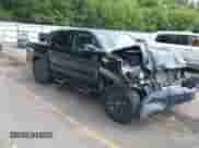 2023 Toyota Tacoma SR z VIN 3TMCZ5AN2PM585925, wystawiony jako IAAI lot #43009810 z przebiegiem 43 671 mil mil oraz . Historia ofert i sprzedaży dostępna na DreamBid. Obrazek 1.