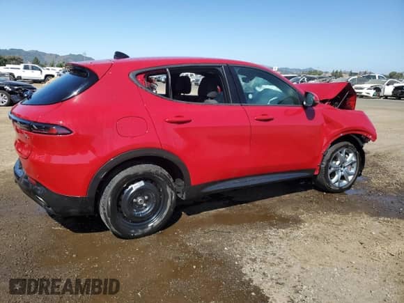 2024 Dodge Hornet R/T with VIN ZACPDFCW7R3A17916, listed as a Copart auction lot 64231424 with 9,531 mi miles and Non repairable. Bid and sale history available at DreamBid. Image 3.