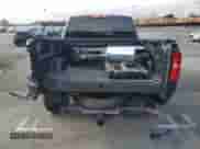 2017 Chevrolet Silverado 1500 LT z VIN 3GCPCREH6HG364570, wystawiony jako Copart lot #52647185 z przebiegiem 132 473 mil mil oraz Szkoda całkowita • Salvage title. Historia ofert i sprzedaży dostępna na DreamBid. Obrazek 6.