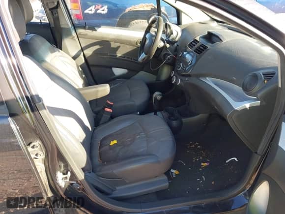 2015 Chevrolet Spark LS с VIN KL8CB6S91FC804863, выставлен на аукционе IAAI как лот 43443189 с пробегом 128 011 миль миль и . История ставок и продаж доступна на DreamBid. Изображение 5.
