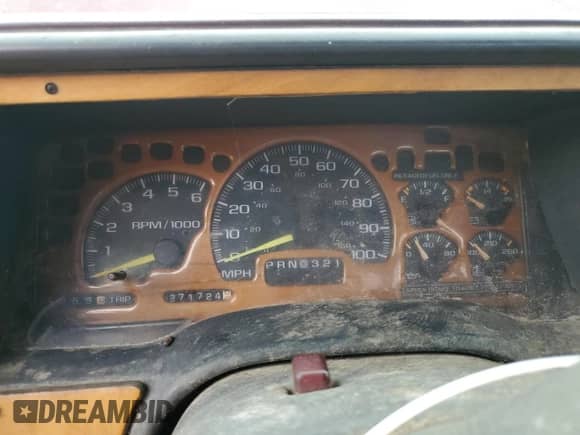 1997 Chevrolet Silverado 1500 with VIN 1GBEC14R7VZ191984, listed as a Copart auction lot 70491194 with 271,724 mi miles and Salvage title. Bid and sale history available at DreamBid. Image 9.