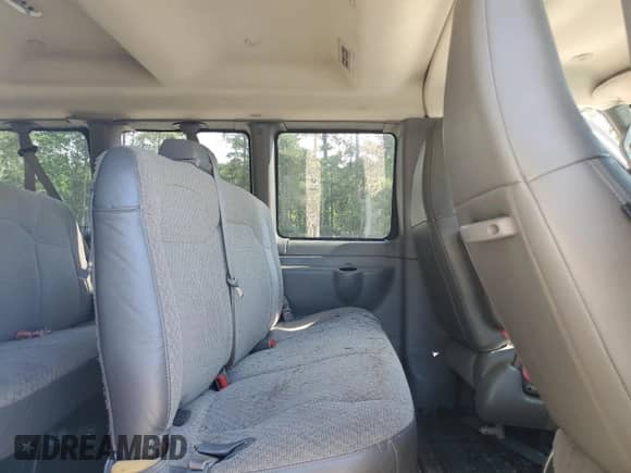 2016 Chevrolet Express Passenger LT с VIN 1GAZGPFGXG1300349, выставлен на аукционе Copart как лот 57485405 с пробегом 139 668 миль миль и Списание • Salvage title. История ставок и продаж доступна на DreamBid. Изображение 11.