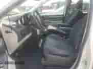 2010 Dodge Grand Caravan Hero z VIN 2D4RN3D11AR426786, wystawiony jako Copart lot #66708735 z przebiegiem 136 921 mil mil oraz Czysty tytuł • Clean title. Historia ofert i sprzedaży dostępna na DreamBid. Obrazek 7.