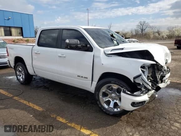 2023 Ram 1500 Big Horn z VIN 1C6SRFFT0PN642645, wystawiony jako Copart lot #53805985 z przebiegiem 41 810 mil mil oraz Nie do naprawy • Non repairable. Historia ofert i sprzedaży dostępna na DreamBid. Obrazek 4.