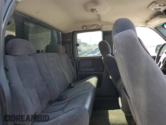 2005 Chevrolet Silverado 1500 Z71 z VIN 1GCEK19Z65Z107483, wystawiony jako Copart lot #83836615 z przebiegiem 258 910 mil mil oraz Nie do naprawy • Non repairable. Historia ofert i sprzedaży dostępna na DreamBid. Obrazek 10.