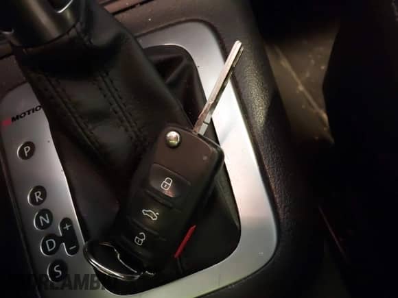 2017 Volkswagen Tiguan Sport с VIN WVGUV7AX7HK014285, выставлен на аукционе IAAI как лот 43098002 с пробегом 103 573 миль миль и . История ставок и продаж доступна на DreamBid. Изображение 11.