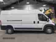 2023 Ram ProMaster Cargo z VIN 3C6LRVDG0PE563873, wystawiony jako IAAI lot #43550102 z przebiegiem 54 921 mil mil oraz . Historia ofert i sprzedaży dostępna na DreamBid. Obrazek 13.