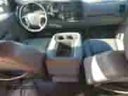 2008 Chevrolet Silverado 3500HD DRW Work Truck z VIN 1GCJC33K78F142073, wystawiony jako Copart lot #70698195 z przebiegiem 197 846 mil mil oraz Szkoda całkowita • Salvage title. Historia ofert i sprzedaży dostępna na DreamBid. Obrazek 8.