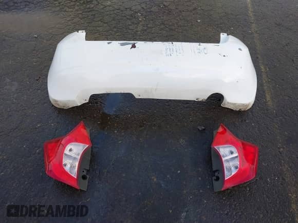 2015 Nissan Note S with VIN 3N1CE2CPXFL404411, listed as a IAAI auction lot 41199591 with 143,763 mi miles and . Bid and sale history available at DreamBid. Image 12.