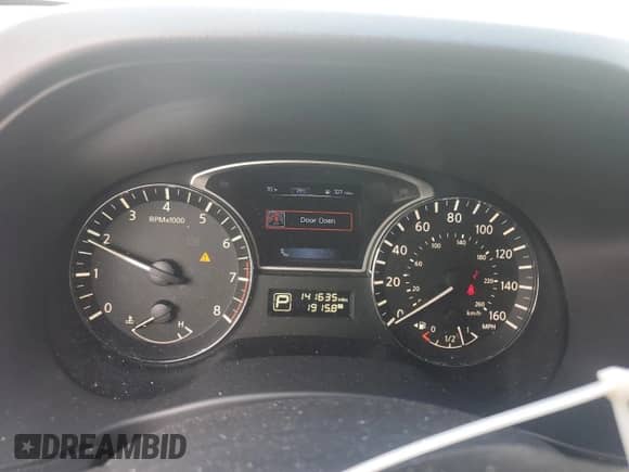 2015 Nissan Pathfinder Platinum with VIN 5N1AR2MM2FC696494, listed as a Copart auction lot 84208785 with 141,635 mi miles and Salvage title. Bid and sale history available at DreamBid. Image 9.