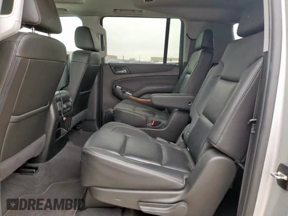 2019 Chevrolet Suburban Premier с VIN 1GNSCJKC7KR149136, выставлен на аукционе Copart как лот 45931855 с пробегом 56 750 миль миль и Чистый • Clean title. История ставок и продаж доступна на DreamBid. Изображение 10.