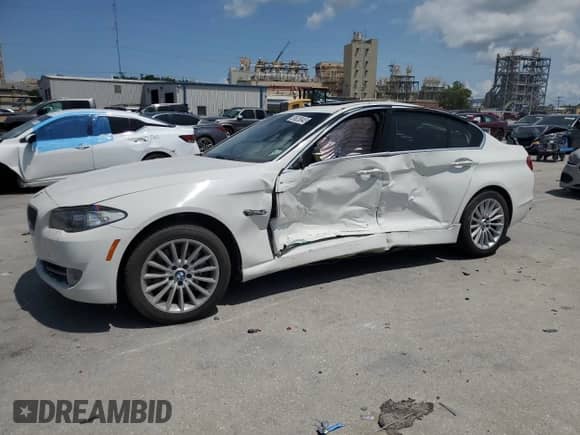 2013 BMW 5 Series 535i с VIN WBAFR7C50DC817468, выставлен на аукционе Copart как лот 59628845 с пробегом Не указан миль и Списание • Salvage title. История ставок и продаж доступна на DreamBid. Изображение 1.