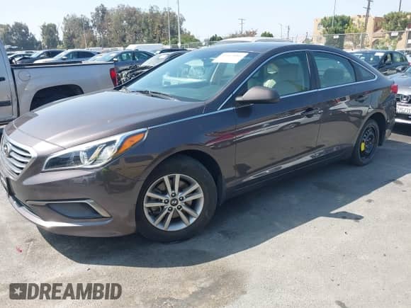 2016 Hyundai Sonata 2.4L с VIN 5NPE24AF9GH319937, выставлен на аукционе IAAI как лот 43163089 с пробегом 83 154 миль миль и . История ставок и продаж доступна на DreamBid. Изображение 18.