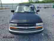 2000 Chevrolet Blazer LS z VIN 1GNCS13W3Y2297205, wystawiony jako Copart lot #52946885 z przebiegiem 204 232 mil mil oraz Szkoda całkowita • Salvage title. Historia ofert i sprzedaży dostępna na DreamBid. Obrazek 5.