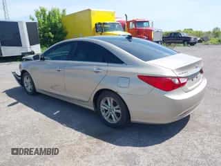 2012 Hyundai Sonata SE with VIN 5NPEC4AC8CH324754, listed as a IAAI auction lot 43207070 with 161,244 mi miles and . Bid and sale history available at DreamBid. Image 3.