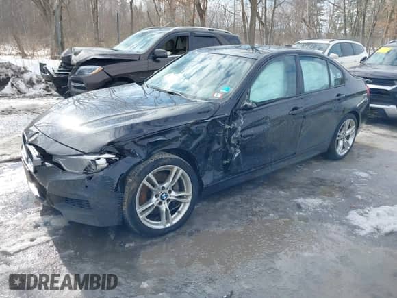 2014 BMW 3 Series 335i xDrive с VIN WBA3B9G57ENR92206, выставлен на аукционе IAAI как лот 41649706 с пробегом 98 607 миль миль и . История ставок и продаж доступна на DreamBid. Изображение 2.
